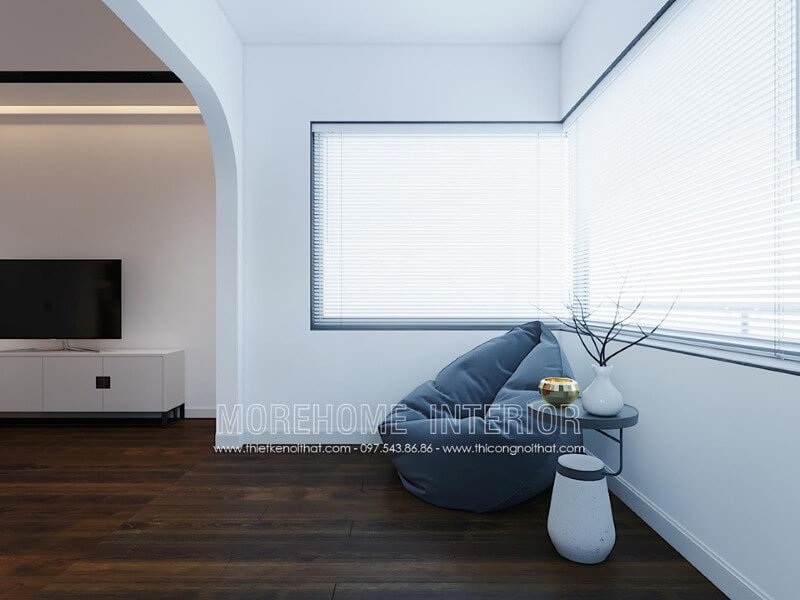 Sàn gỗ óc chó kết hợp cùng tường trắng đơn sắc giúp góc học tập trở nên rộng hơn, thông thoáng hơn. Thiết kế nội thất